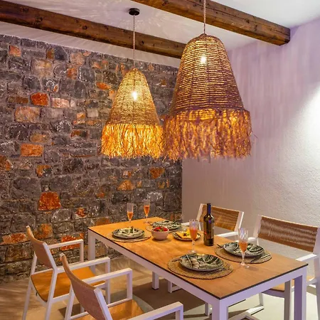 Margarita Villa *